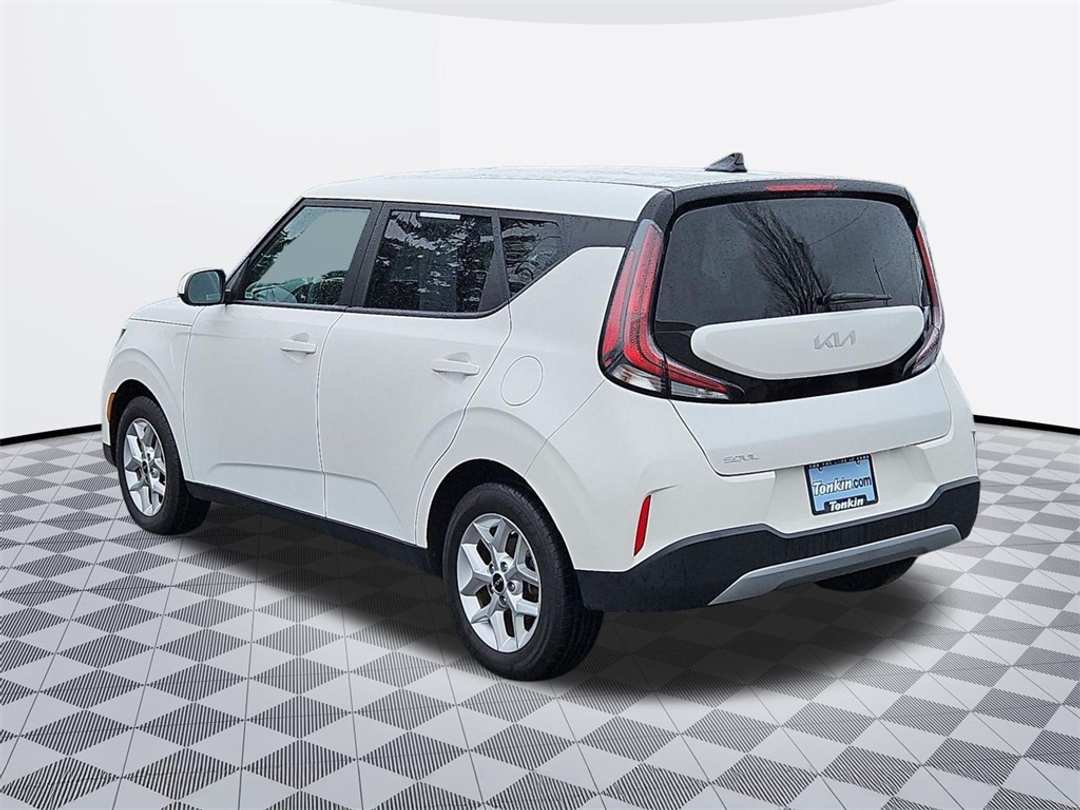 2024 Kia Soul LX - Image 4