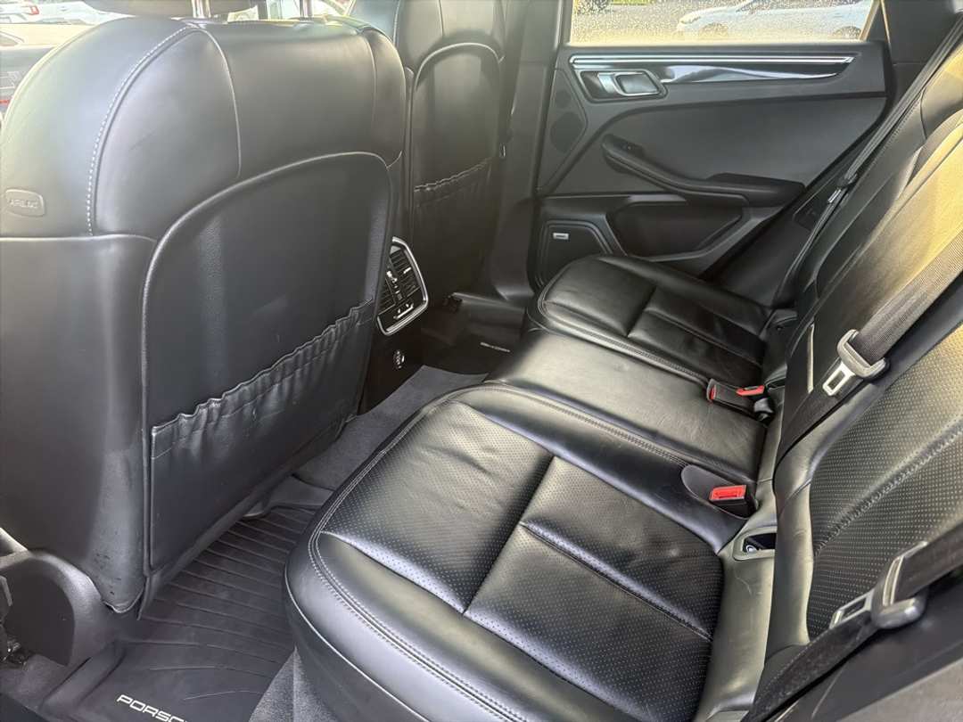 2018 Porsche Macan Base - Image 19
