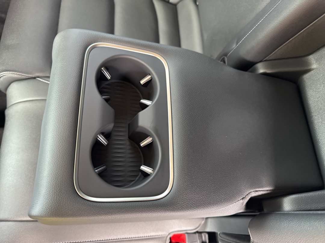 2026 Genesis Gv70 2.5T - Image 39