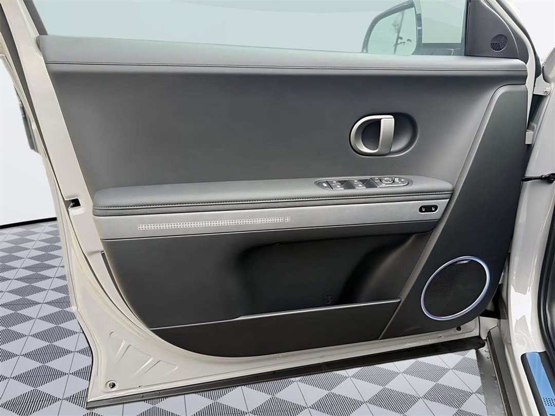 2026 Hyundai Ioniq 5 Limited - Image 11