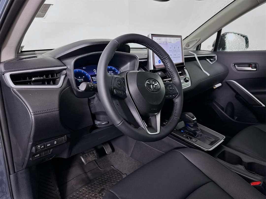 2026 Toyota Corolla Cross XLE - Image 9