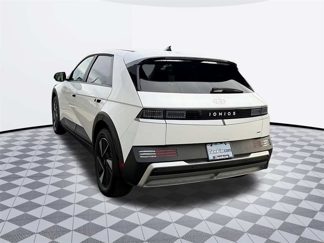 2026 Hyundai Ioniq 5 SEL - Image 5