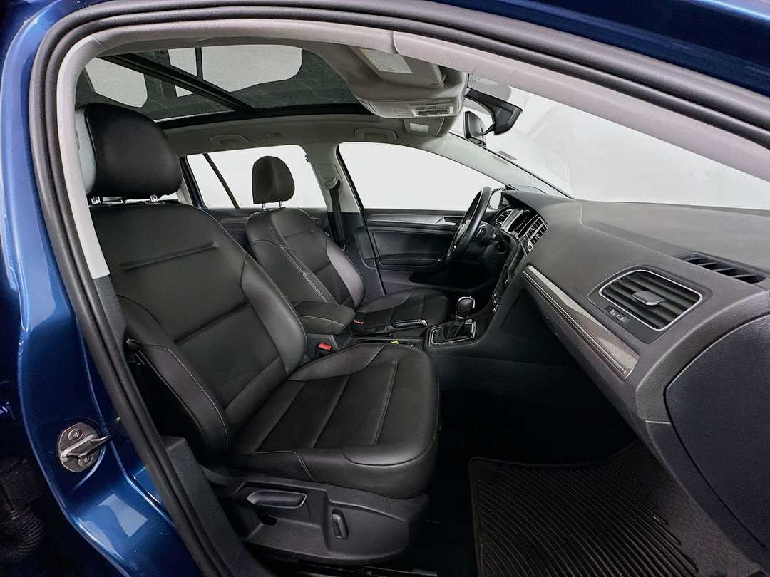 2017 Volkswagen Golf Alltrack TSI S - Image 30