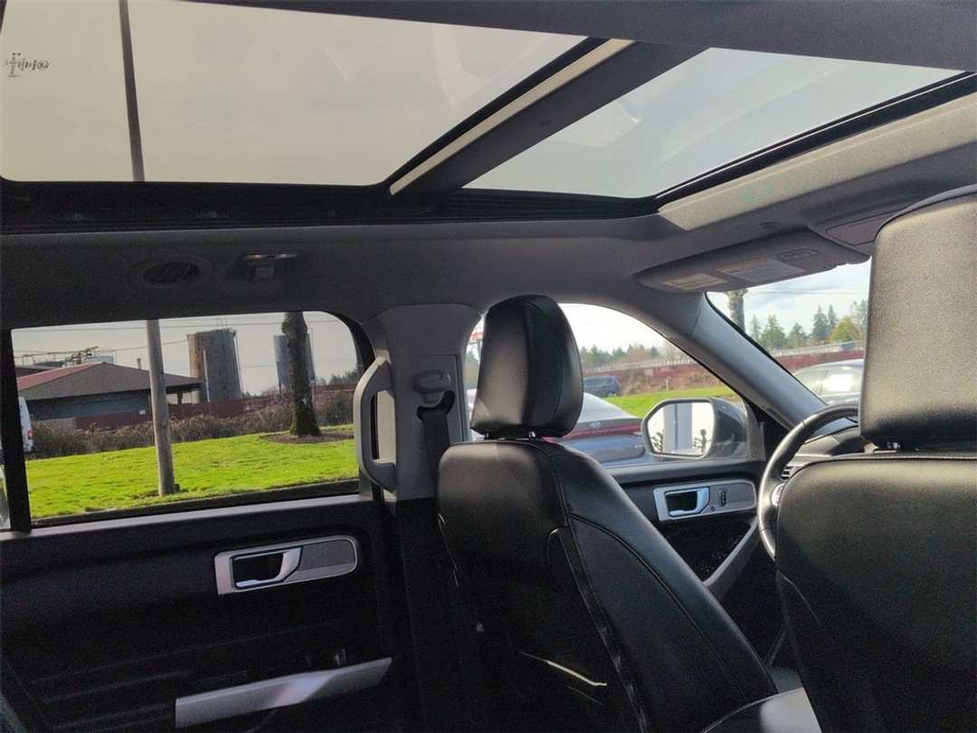 2023 Ford Explorer XLT - Image 26