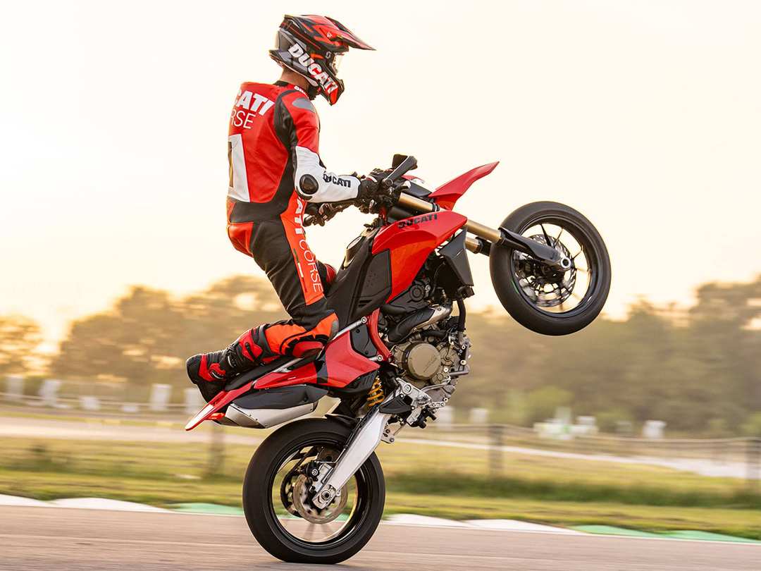2024 Ducati Hypermotard 698 Mono - Image 17