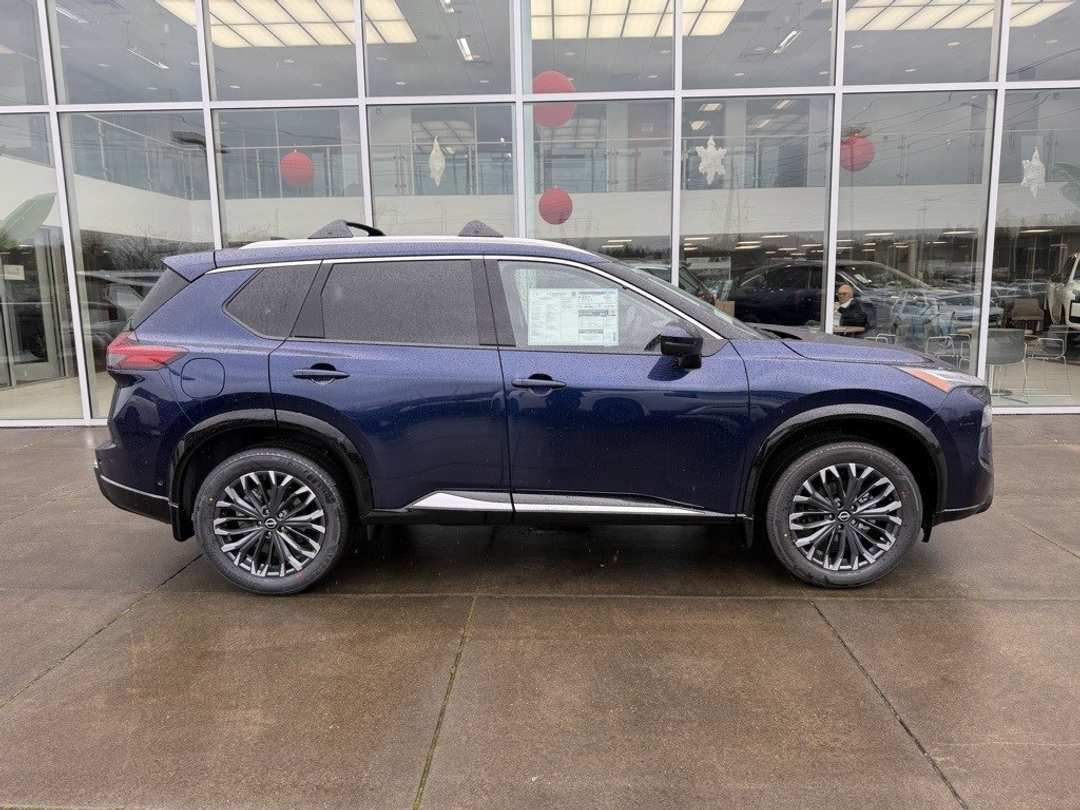 2026 Nissan Rogue Platinum - Image 9