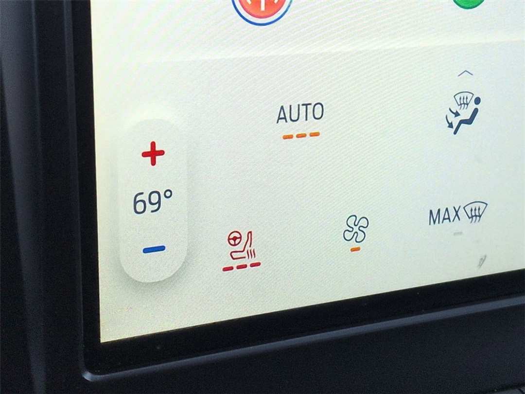 2023 Ford Edge Titanium - Image 22