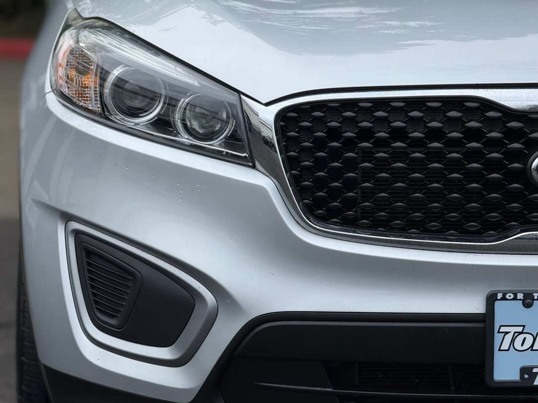 2017 Kia Sorento LX - Image 3