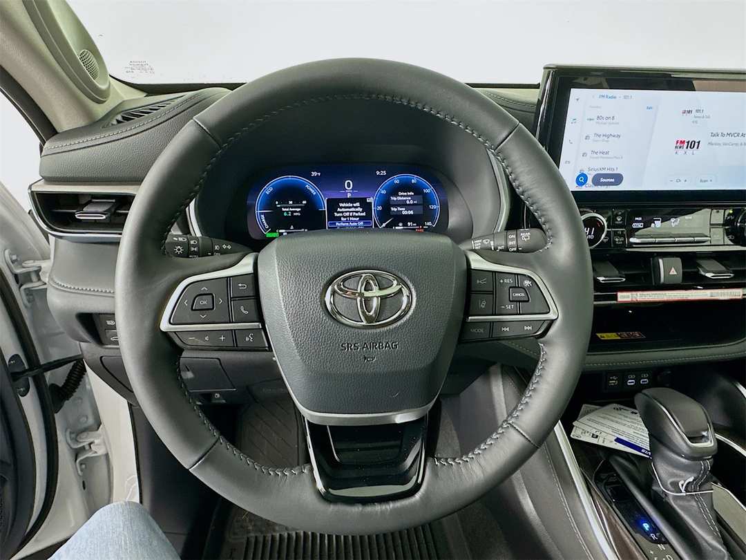 2026 Toyota Highlander Limited - Image 11
