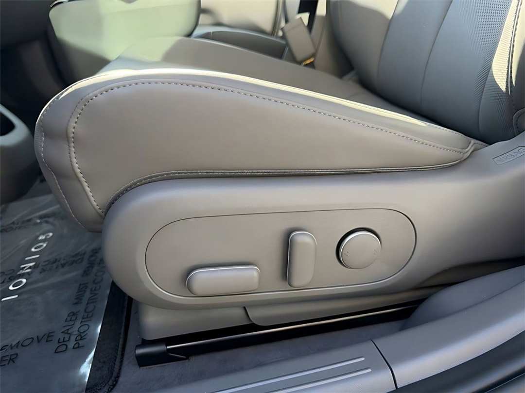 2026 Hyundai Ioniq 5 SEL - Image 14