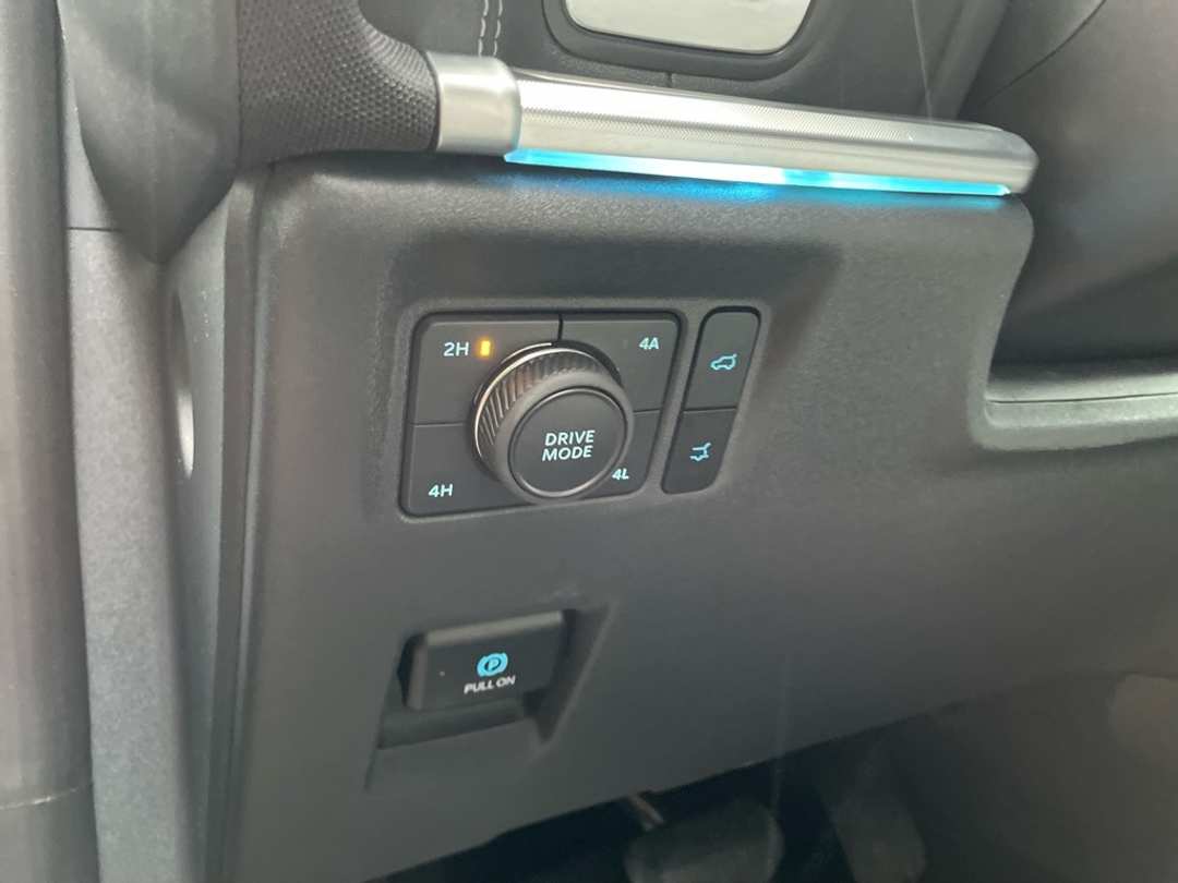 2025 Ford Expedition Max Platinum - Image 10