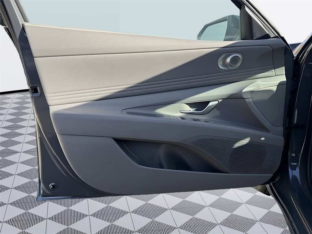 2026 Hyundai Elantra SEL Sport - Image 11