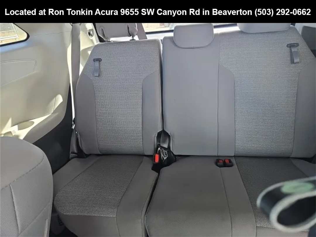 2023 Toyota Sienna LE - Image 12