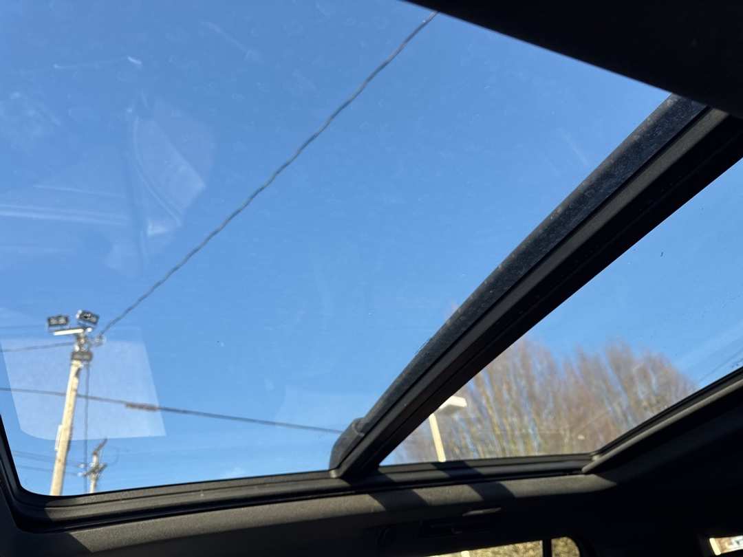 2024 Chevrolet Suburban High Country - Image 33