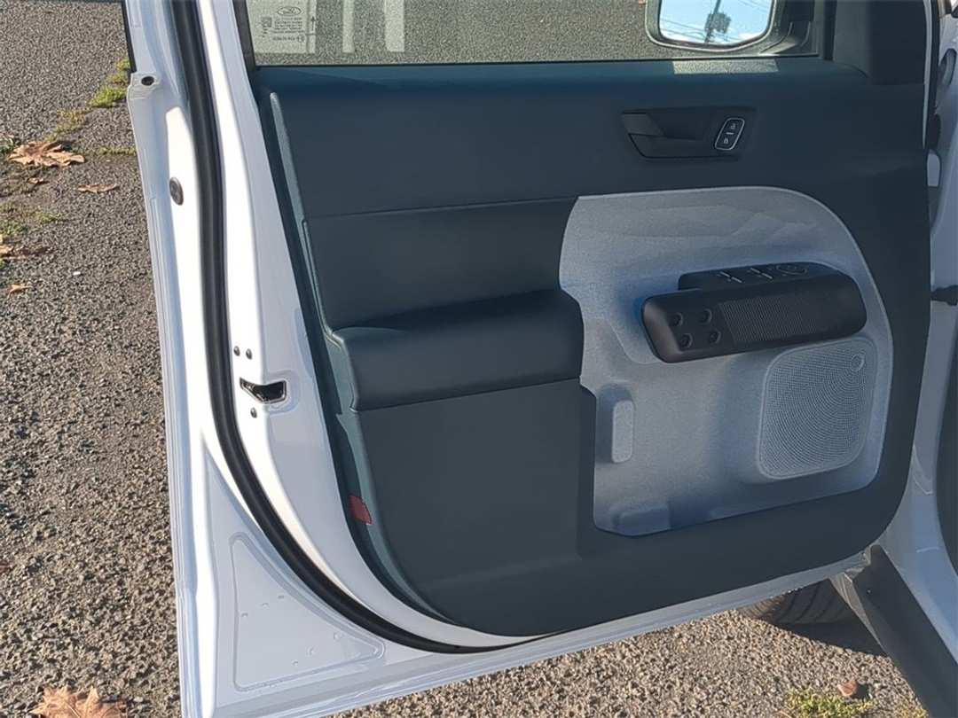 2025 Ford Maverick XLT - Image 9