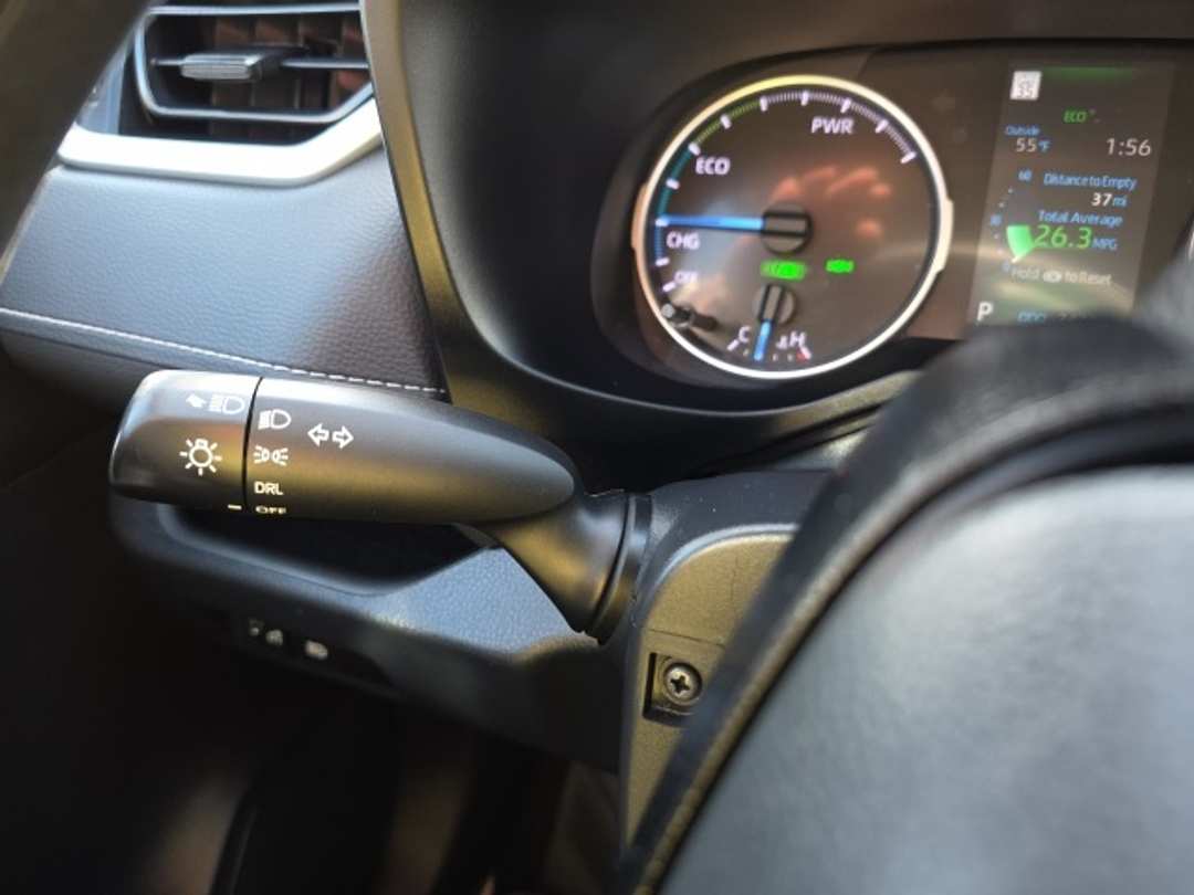 2020 Toyota Rav4 LE - Image 13