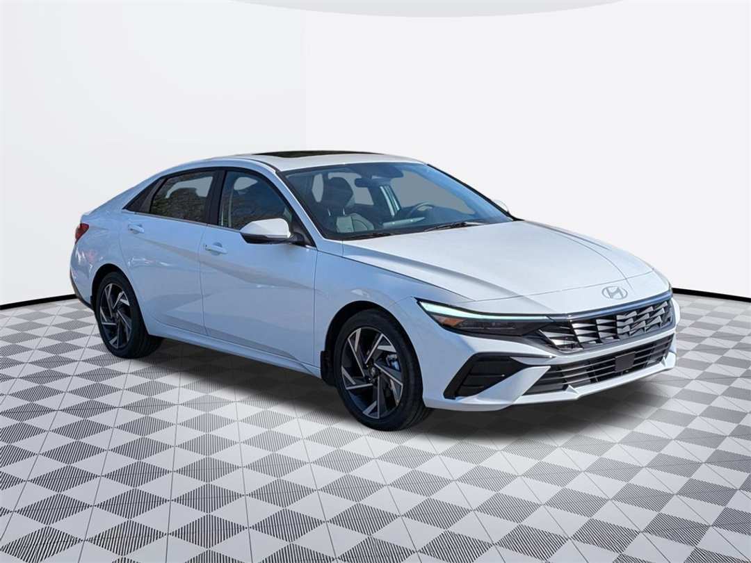 2026 Hyundai Elantra Limited - Image 8