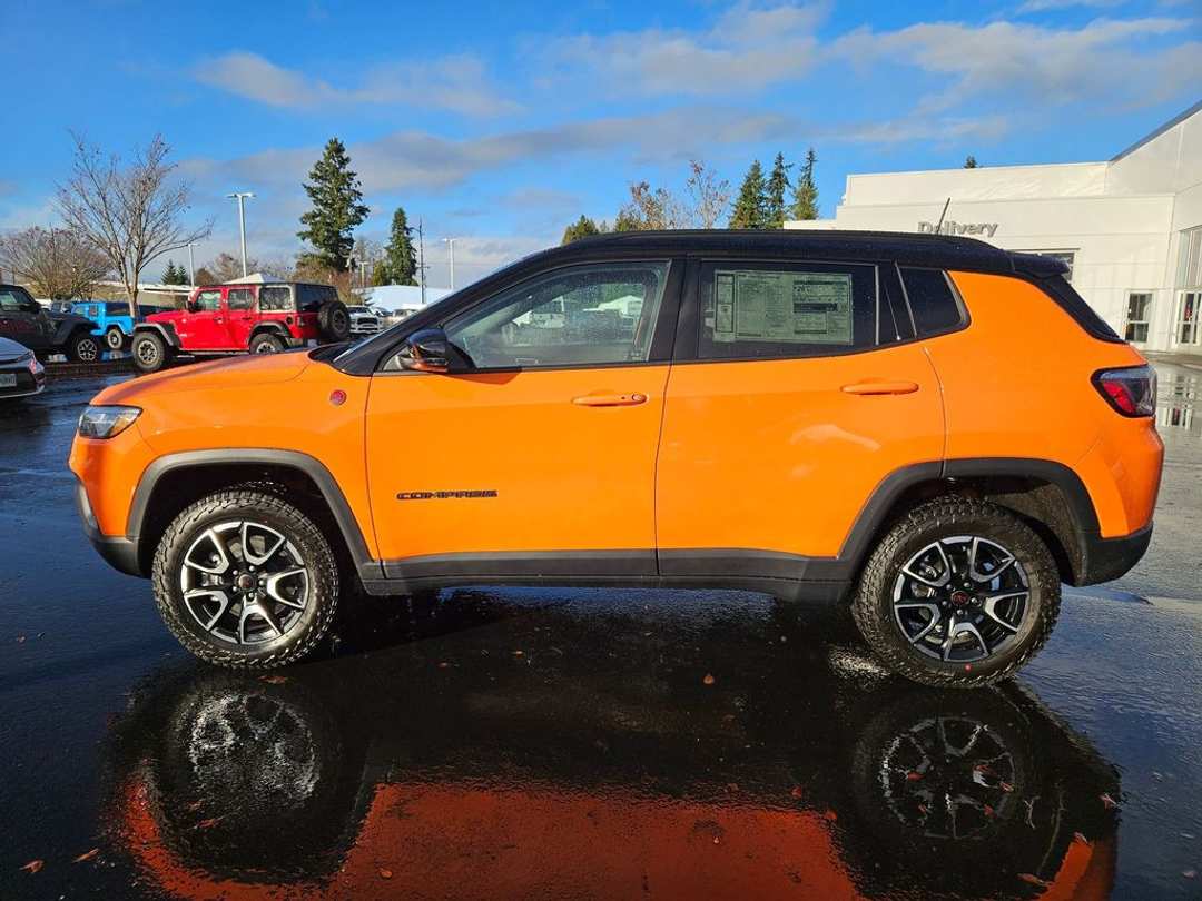 2026 Jeep Compass Trailhawk - Image 3