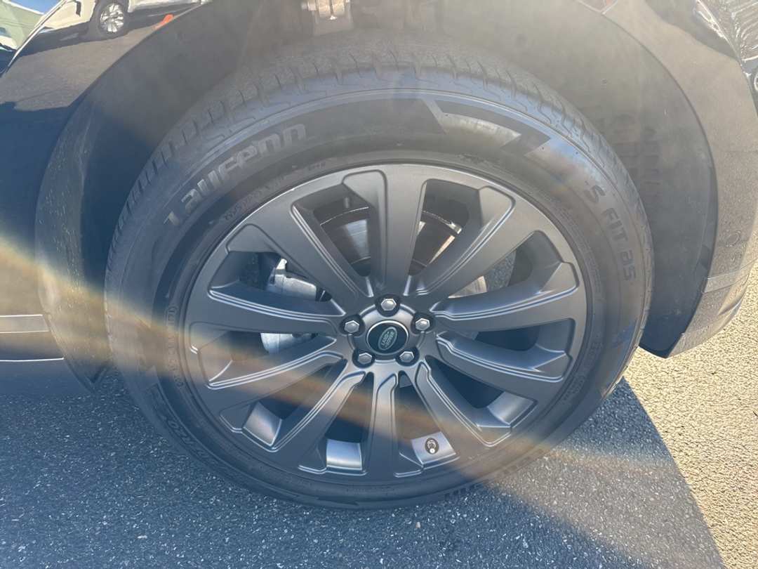 2019 Land Rover Range Rover Velar SE RDynamic - Image 9