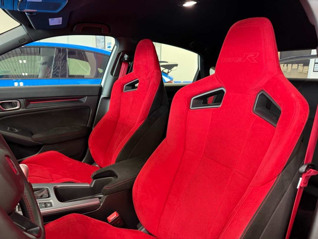 2024 Honda Civic Type R - Image 13
