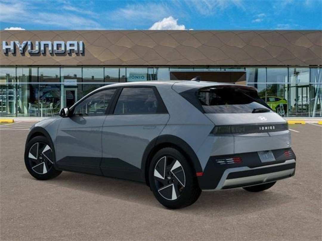 2026 Hyundai Ioniq 5 SE - Image 5