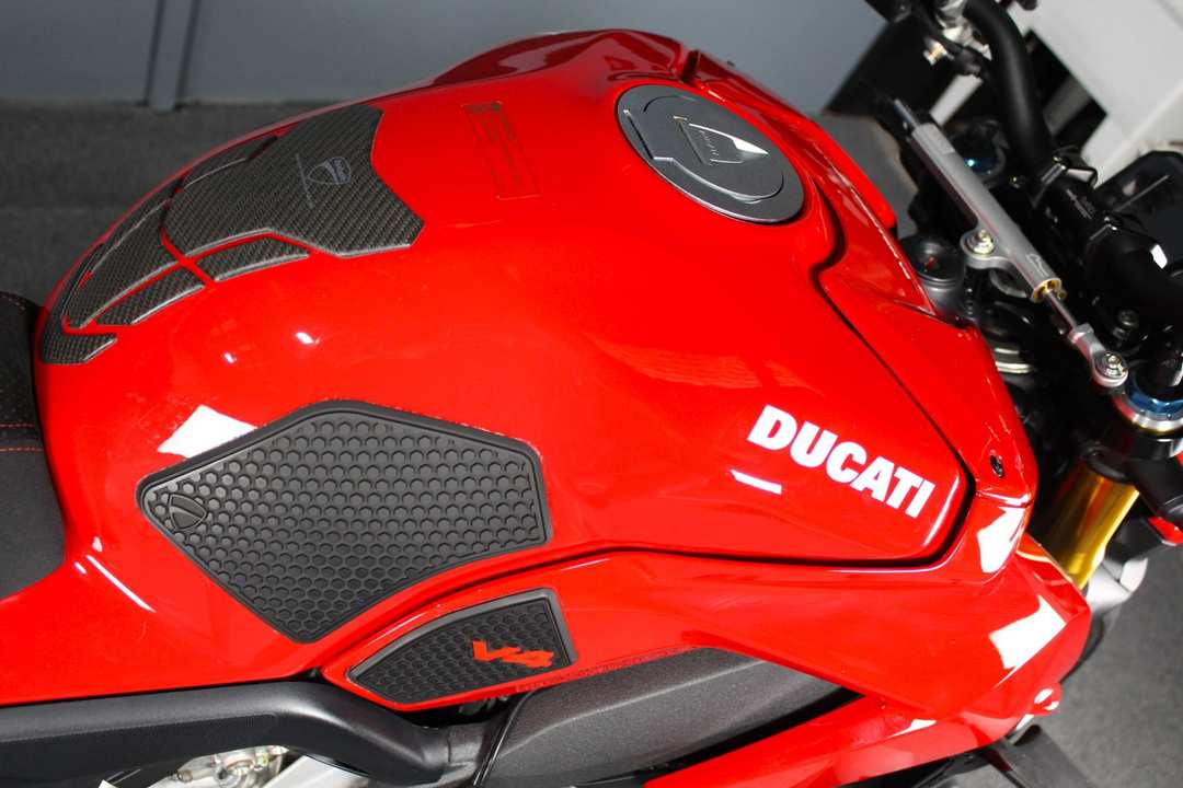 2022 Ducati Streetfighter V4 S - Image 11