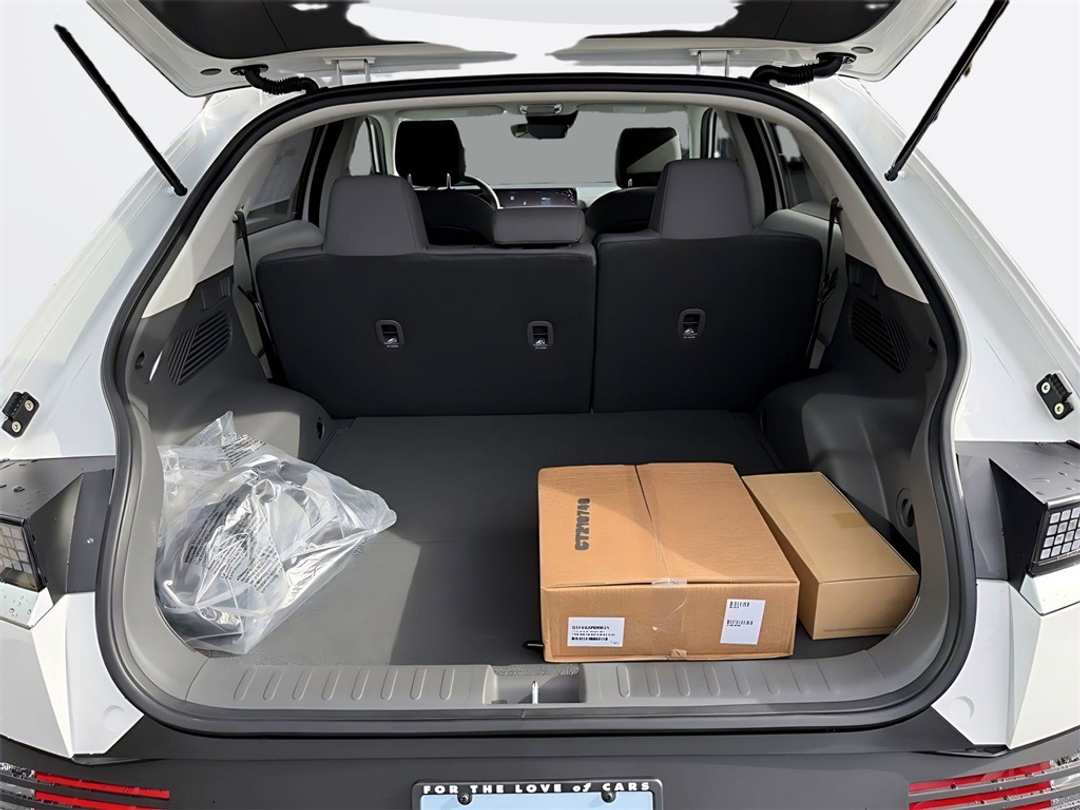 2026 Hyundai Ioniq 5 SE - Image 10