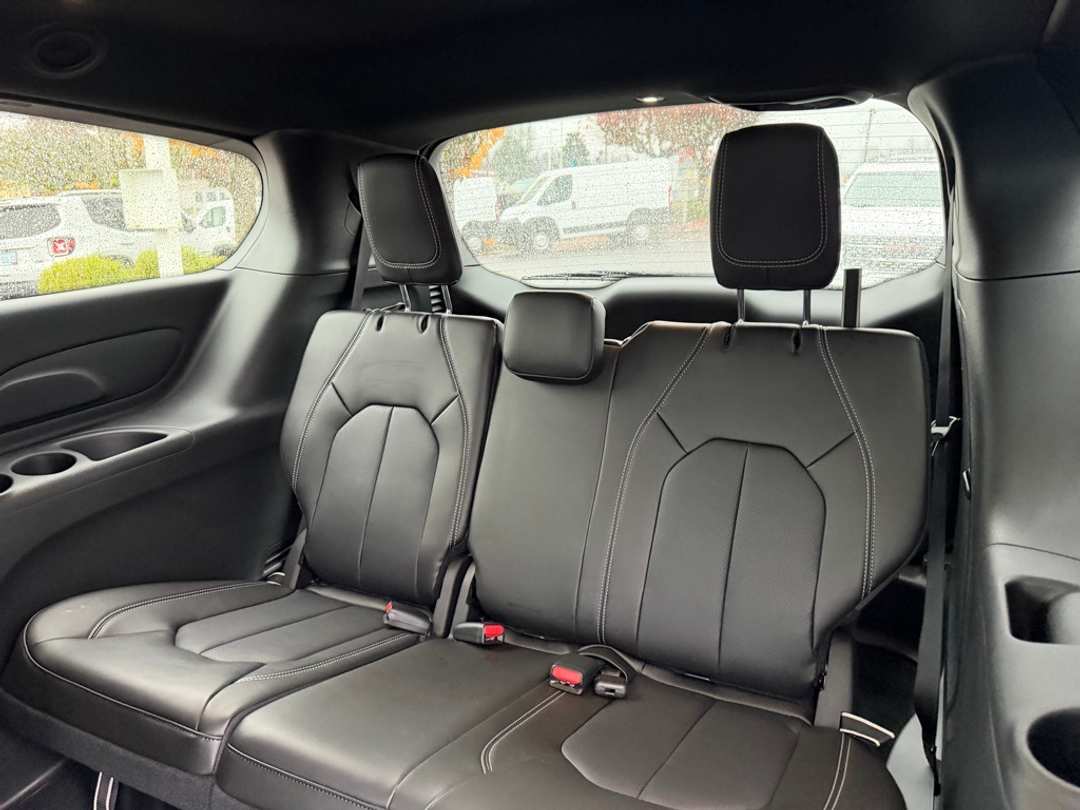 2026 Chrysler Pacifica Select - Image 29