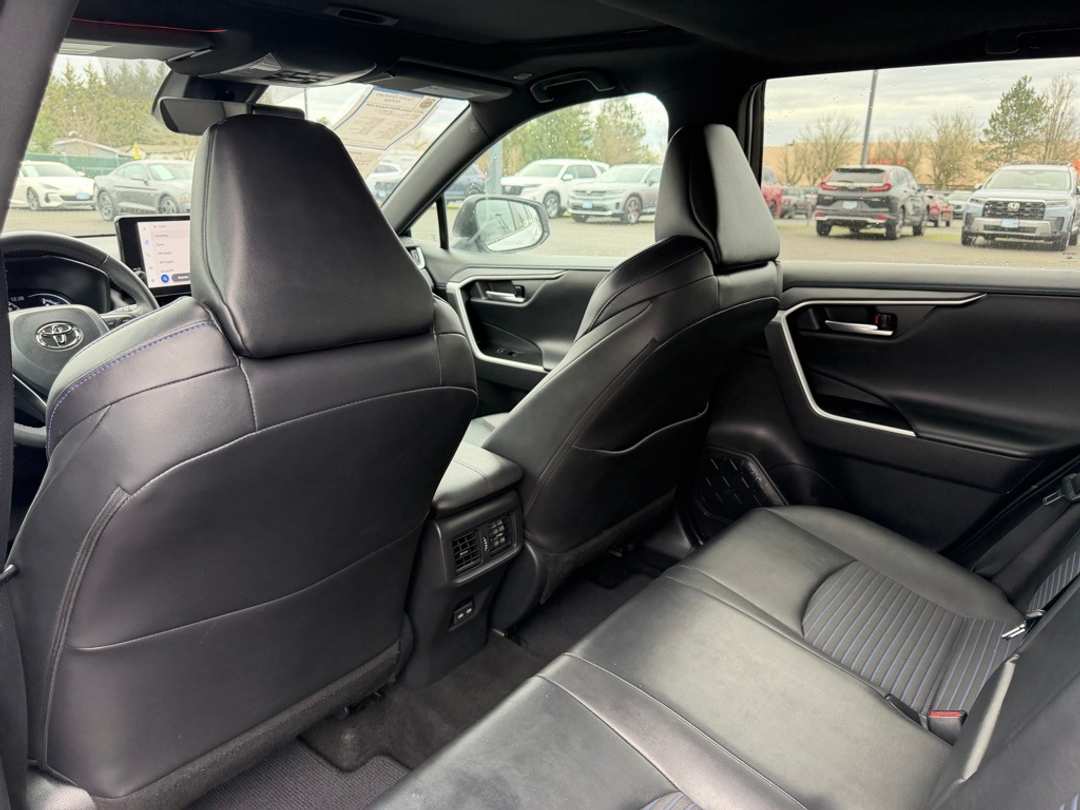 2023 Toyota Rav4 XSE - Image 31