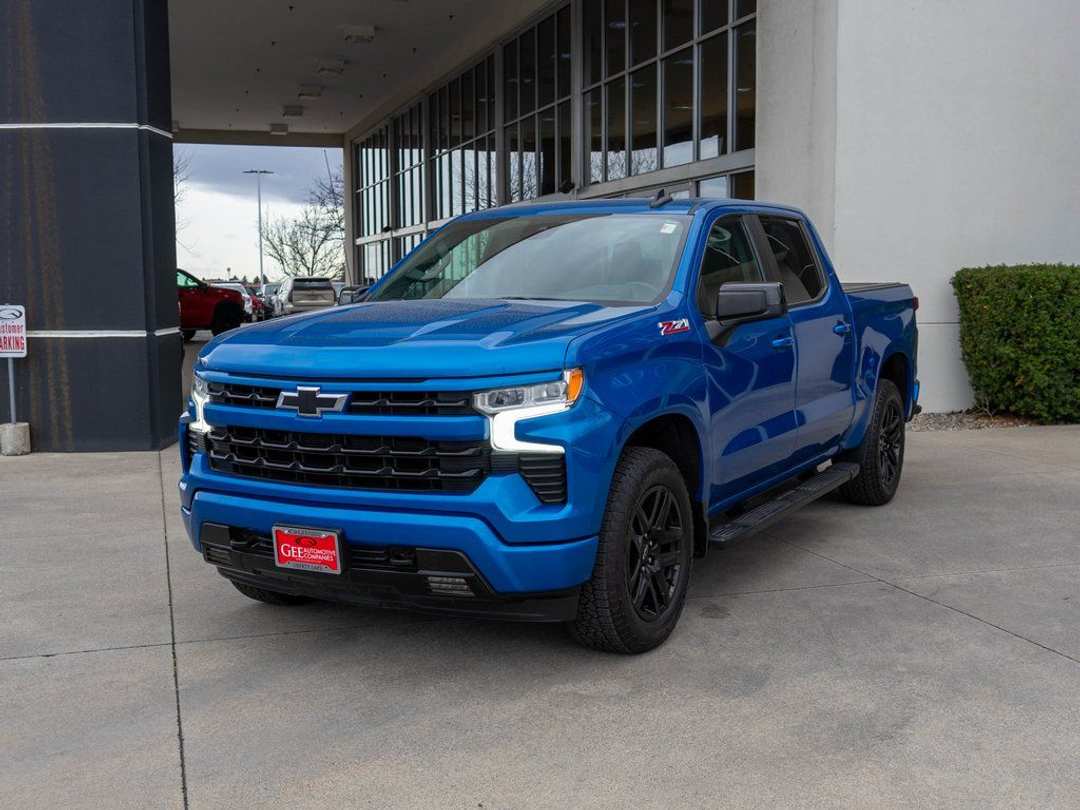 2022 Chevrolet Silverado 1500 RST - Image 3