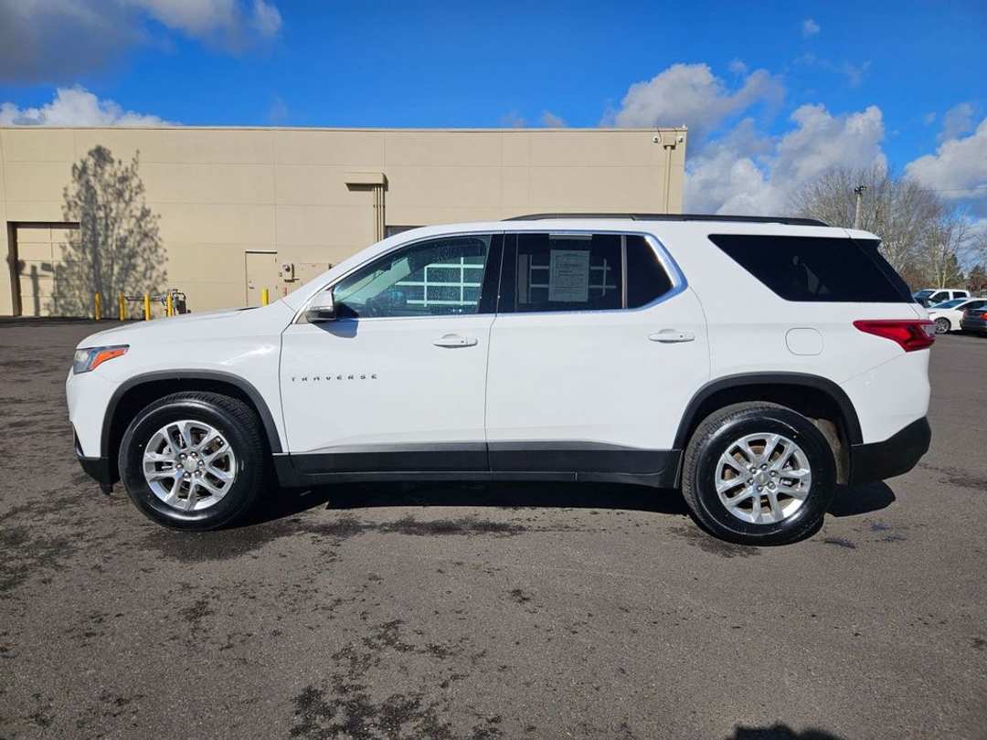 2021 Chevrolet Traverse LT Leather - Image 3