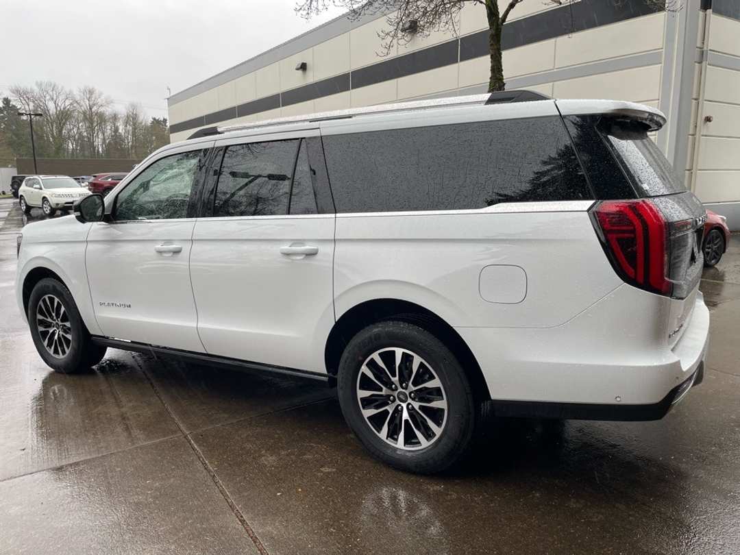 2024 Ford Escape Platinum - Image 4