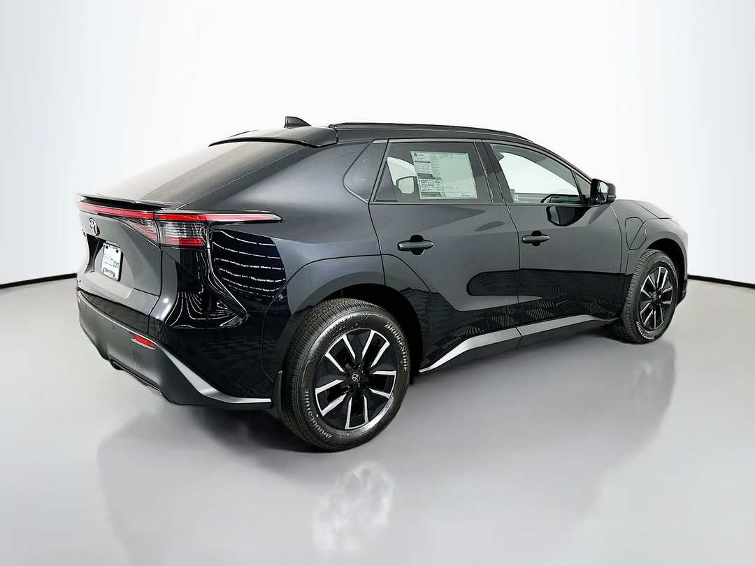 2026 Toyota Bz XLE Plus - Image 7