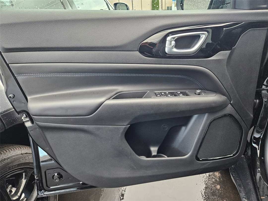 2026 Jeep Compass Latitude - Image 10