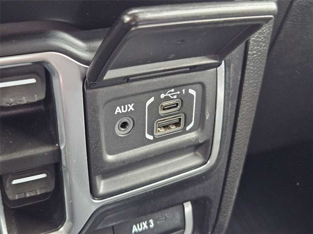 2022 Jeep Wrangler Unlimited Rubicon - Image 28