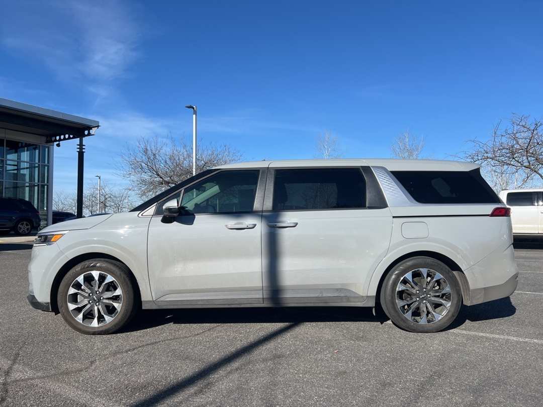 2024 Kia Carnival EX - Image 5