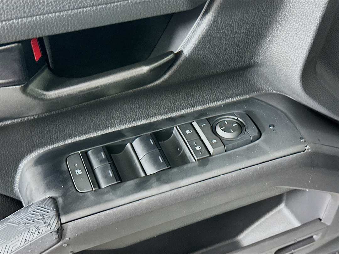 2025 Toyota Tacoma SR5 - Image 18