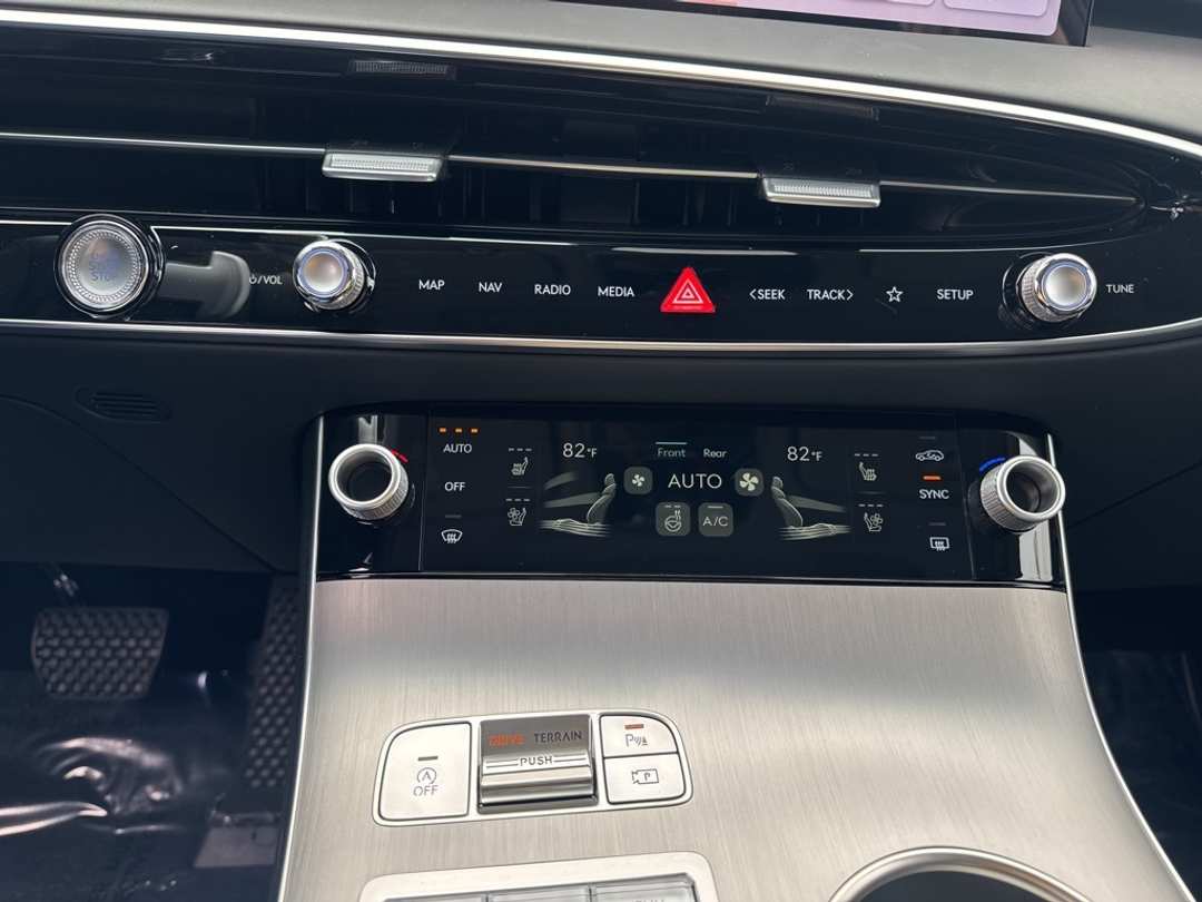 2026 Genesis Gv70 2.5T Advanced - Image 25