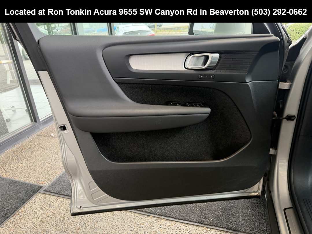 2024 Volvo Xc40 B5 Core - Image 12