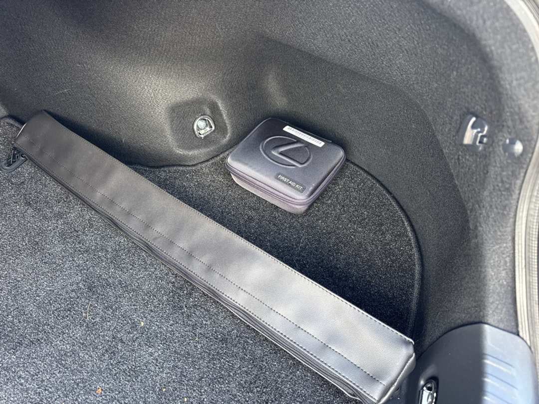 2024 Lexus Es 350 - Image 12