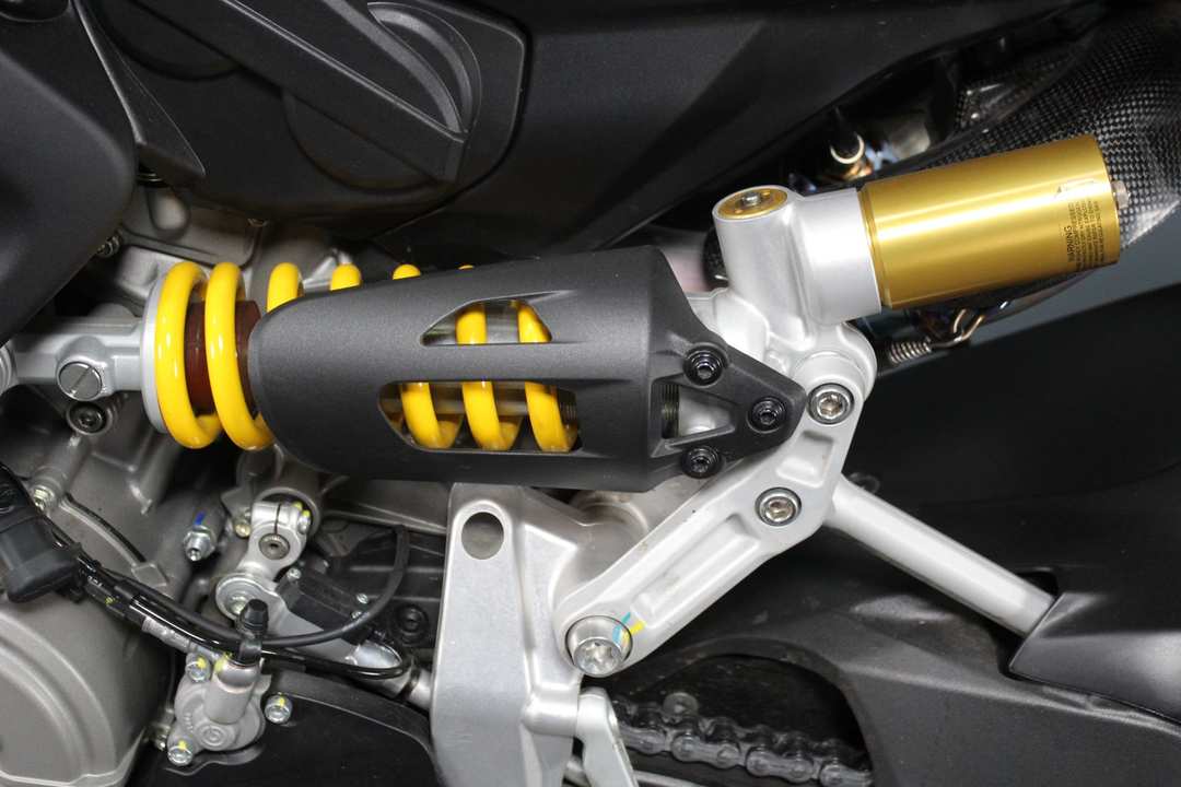 2024 Ducati Streetfighter V2 - Image 16