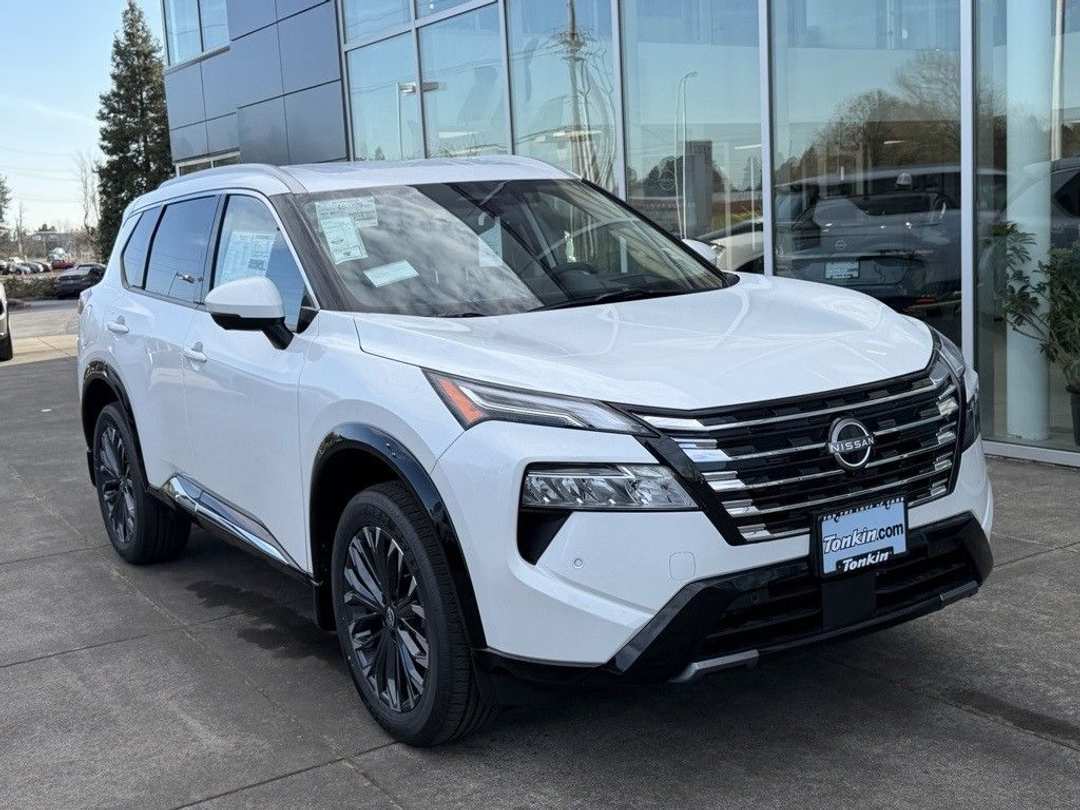 2026 Nissan Rogue Platinum - Image 2