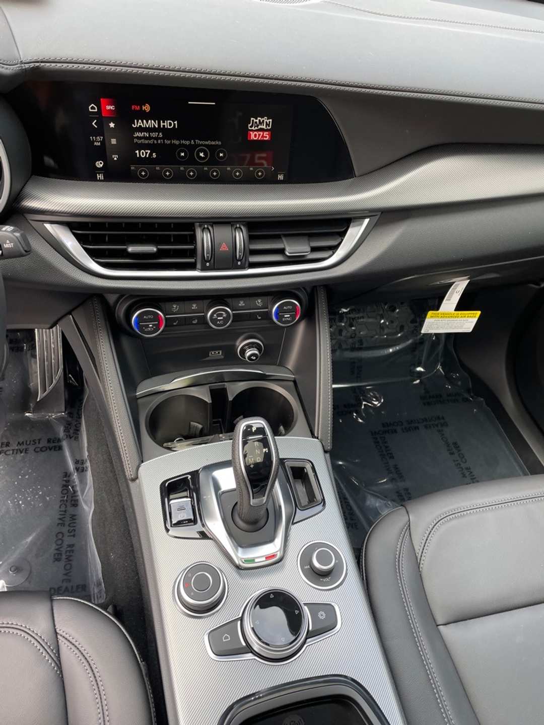 2024 Alfa Romeo Stelvio Ti - Image 21