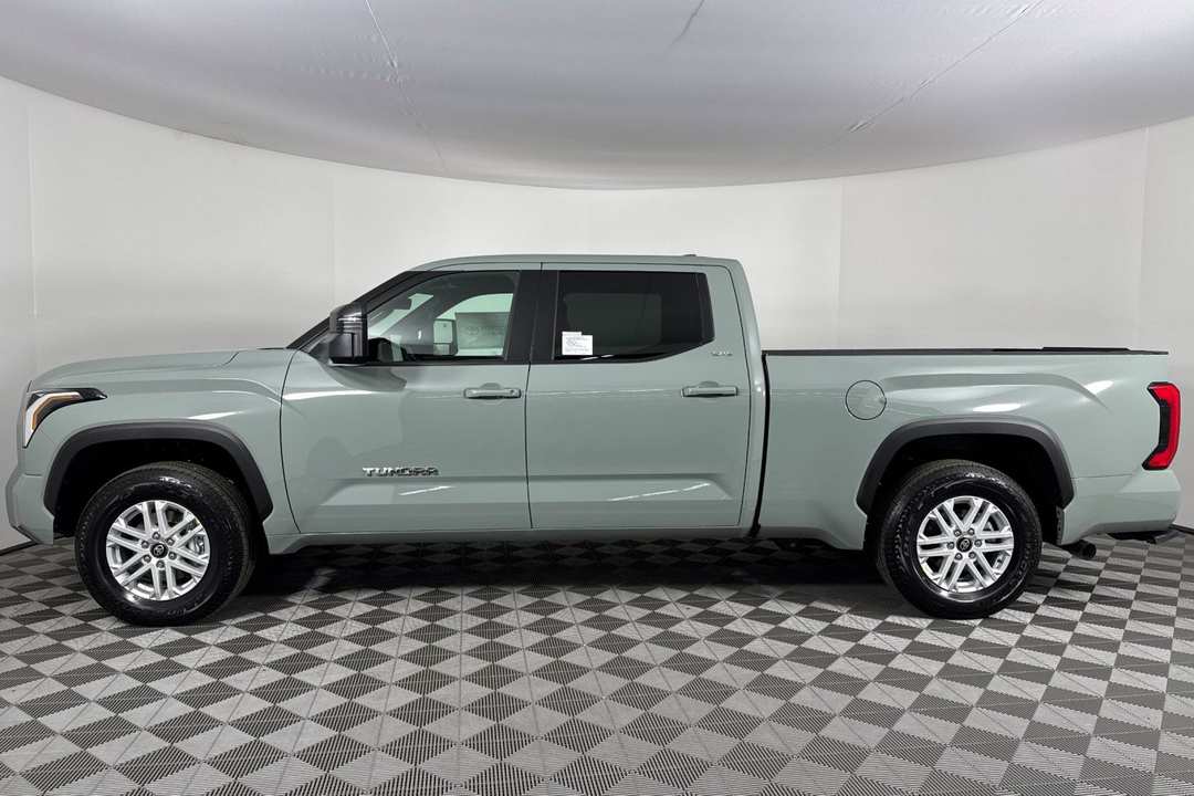 2025 Toyota Tundra SR5 - Image 7