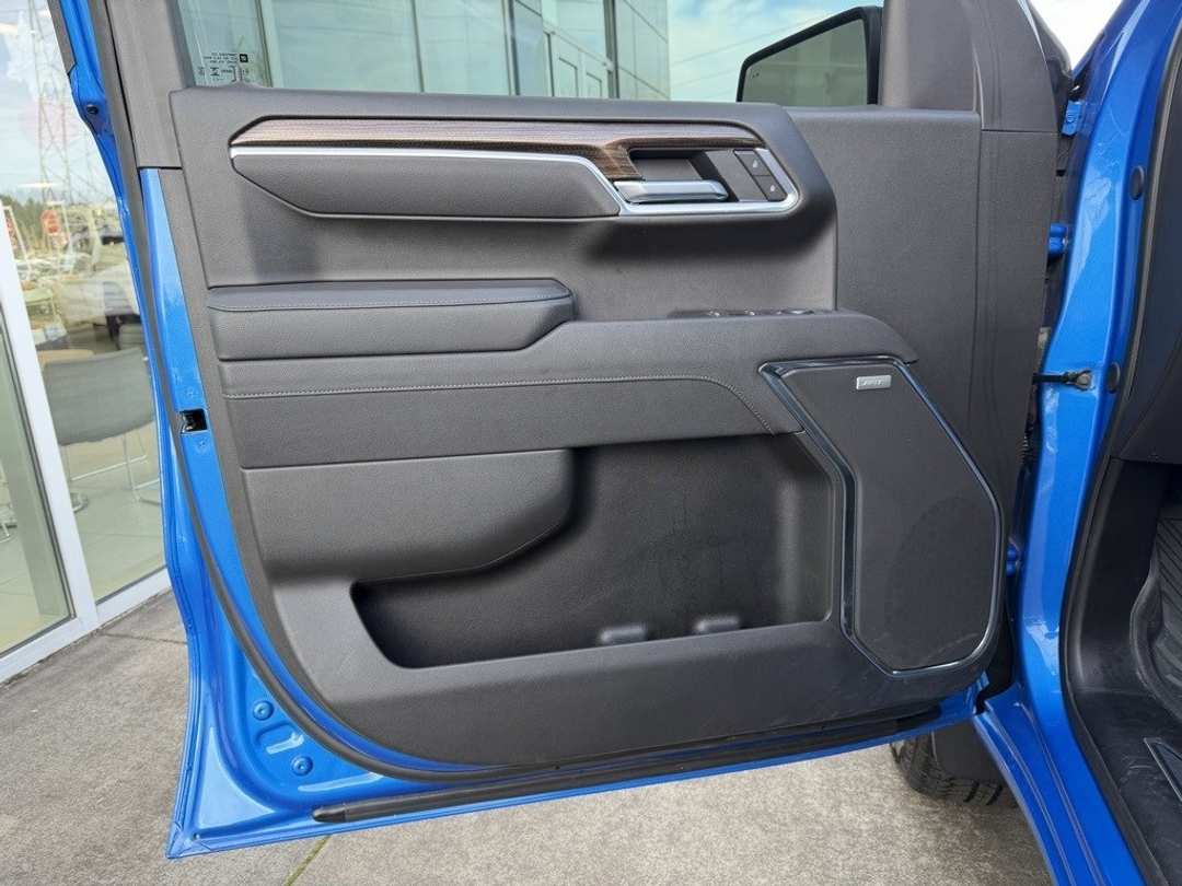 2025 Chevrolet Silverado 1500 LT Trail Boss - Image 11