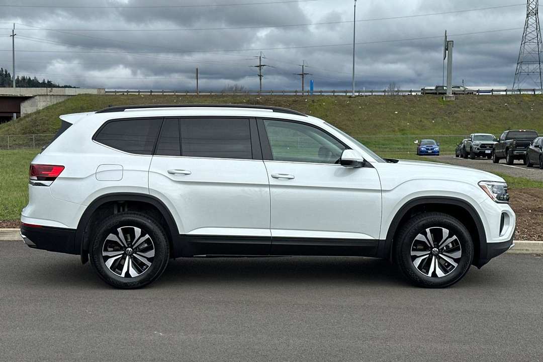 2026 Volkswagen Atlas 2.0T SE - Image 2
