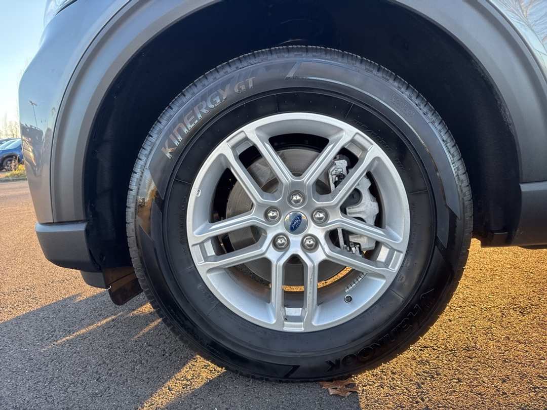 2025 Ford Explorer Active - Image 9