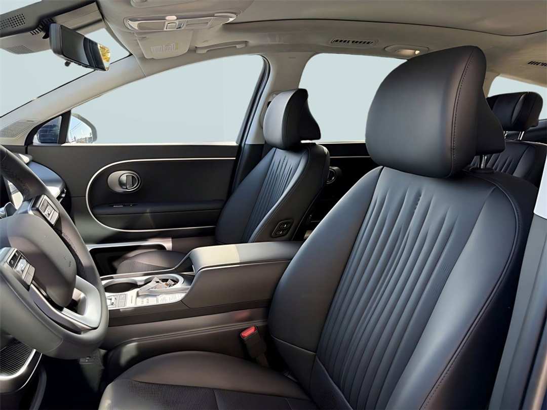 2026 Hyundai Ioniq 9 Performance Calligraphy - Image 15