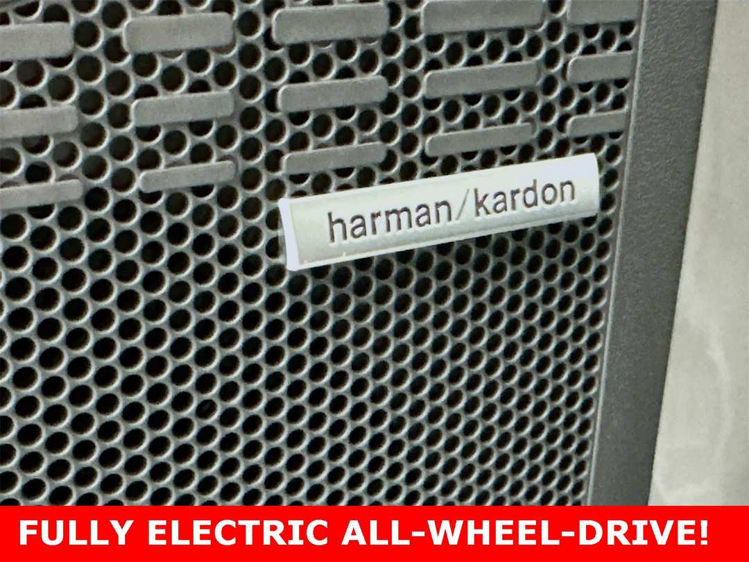 2023 Subaru Solterra Limited - Image 30