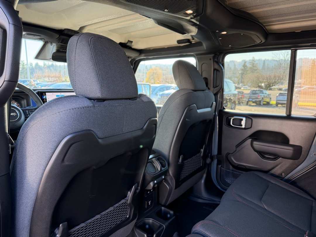 2026 Jeep Wrangler Rubicon - Image 29